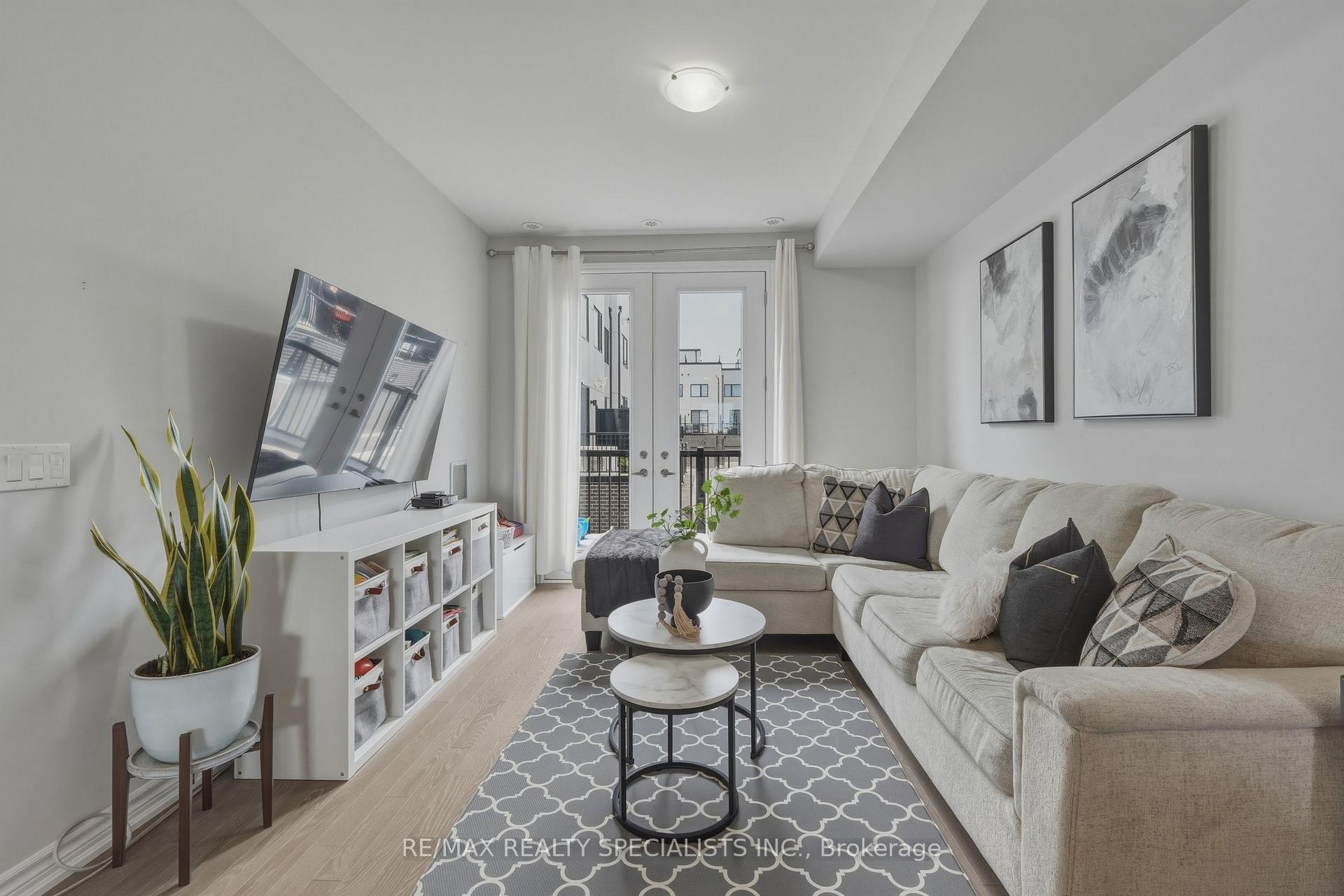 Photo 3 of Unit 20, 348 Wheat Boom Drive, Oakville, Joshua Meadows — HOMEH