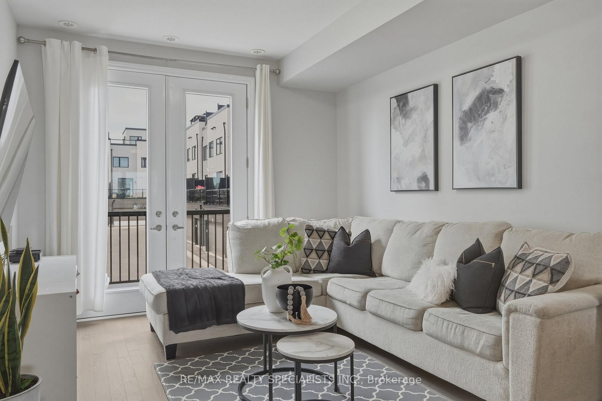 Photo 6 of Unit 20, 348 Wheat Boom Drive, Oakville, Joshua Meadows — HOMEH