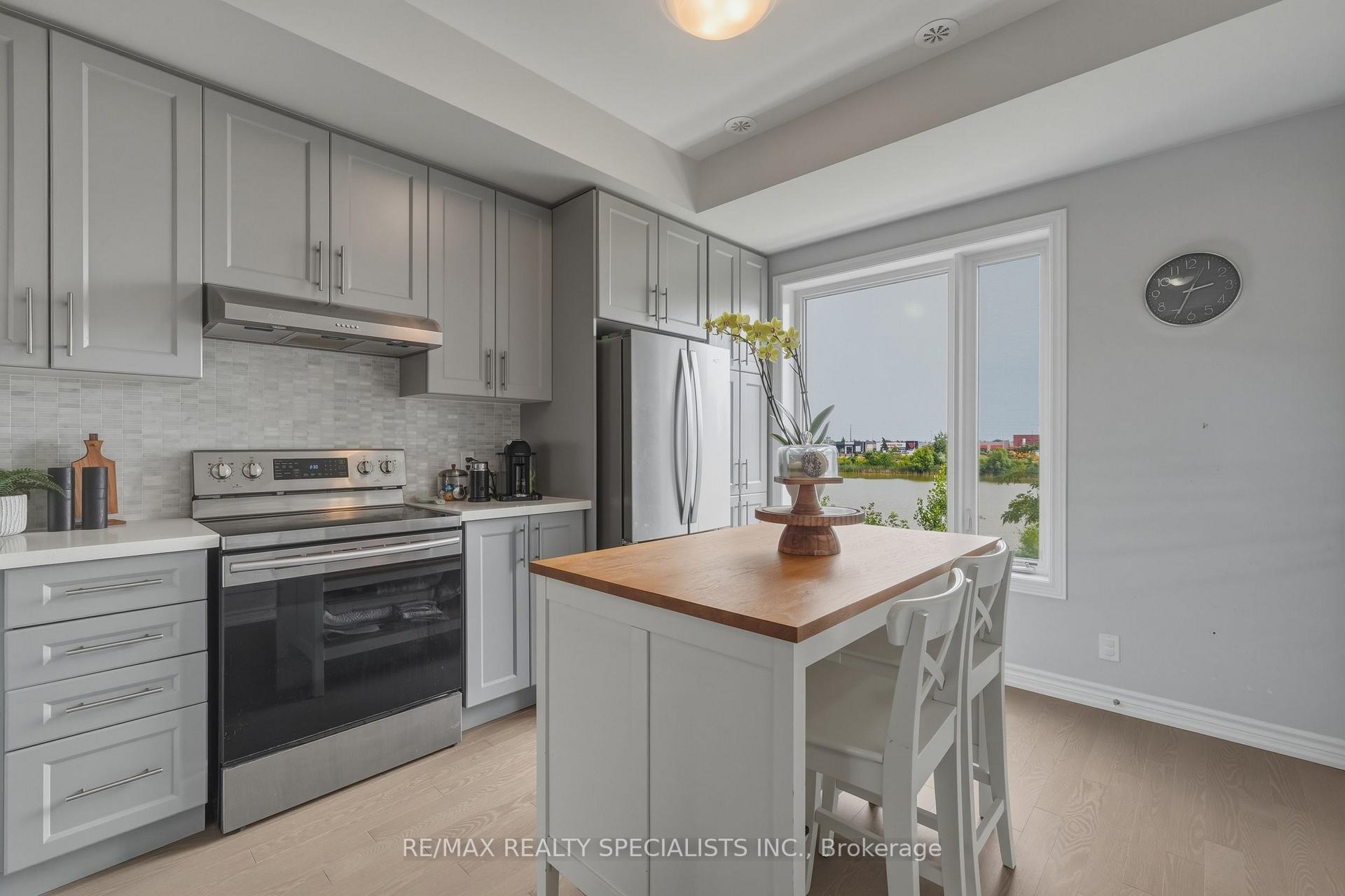 Photo 10 of Unit 20, 348 Wheat Boom Drive, Oakville, Joshua Meadows — HOMEH
