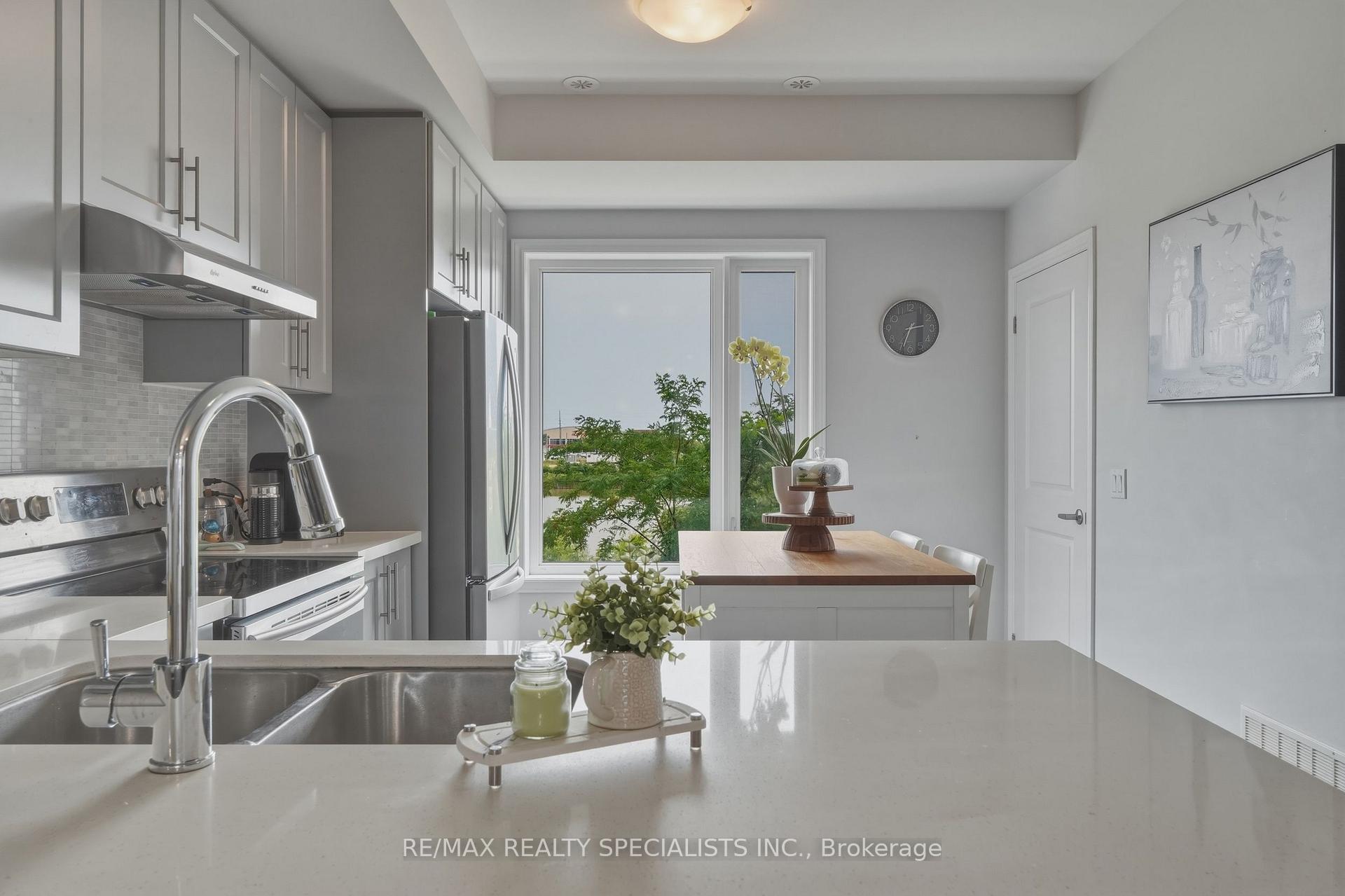Photo 15 of Unit 20, 348 Wheat Boom Drive, Oakville, Joshua Meadows — HOMEH