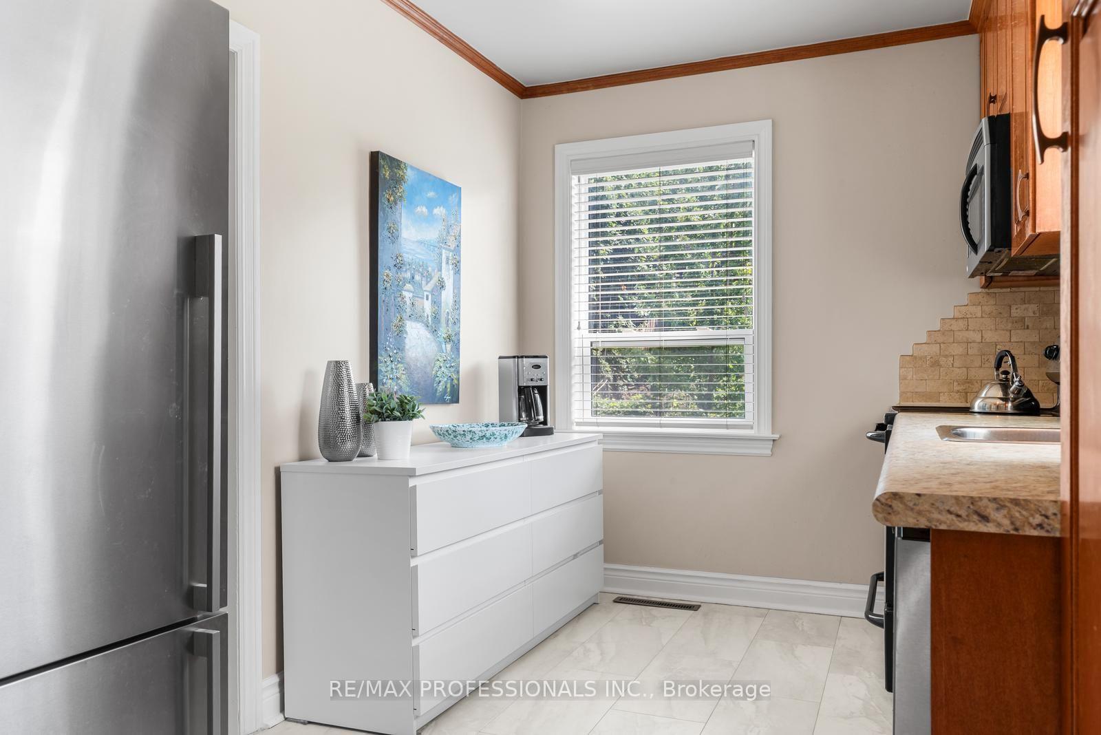 Photo 14 of 21 Brendwin Road, Toronto, Rockcliffe-Smythe — HOMEH