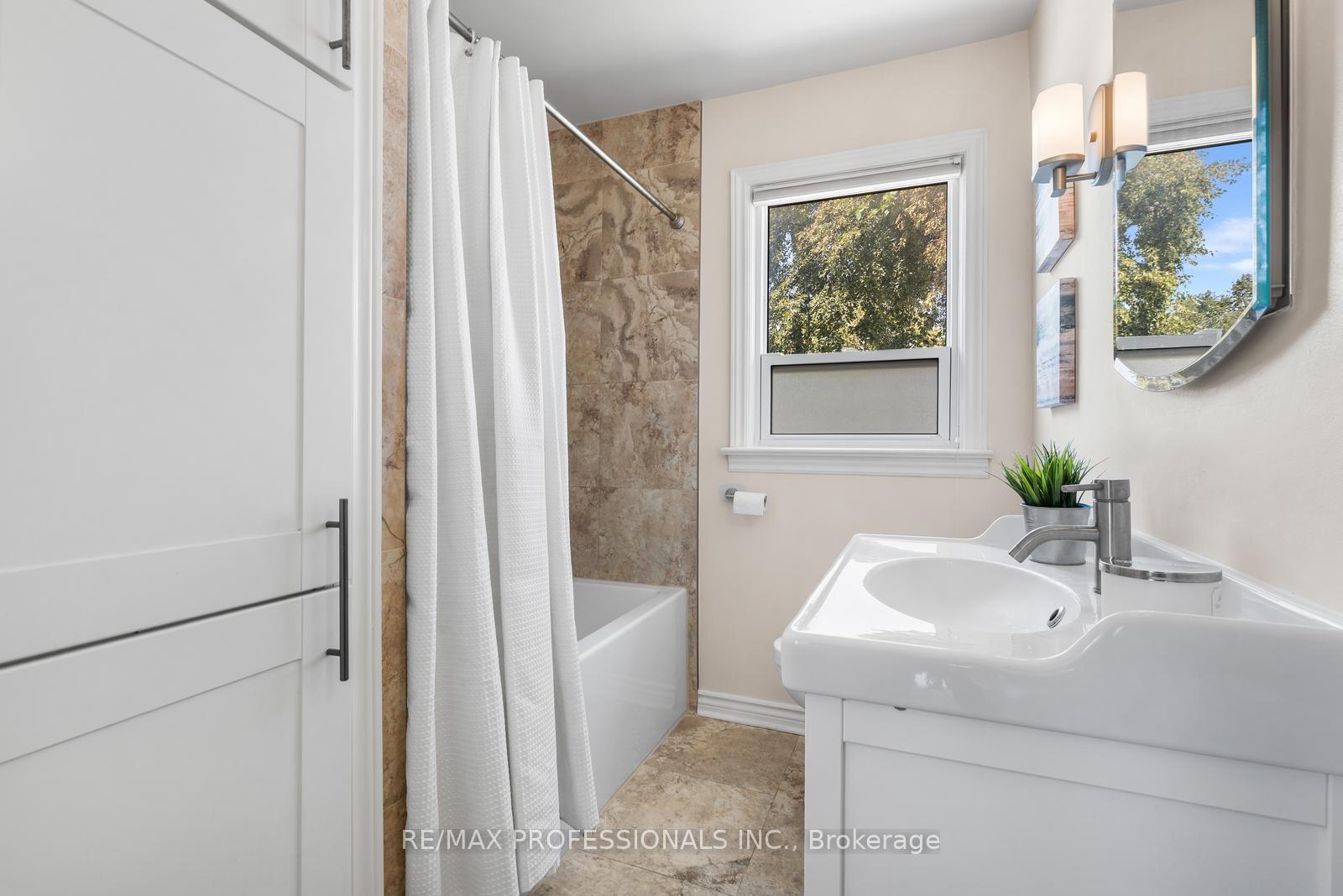 Photo 20 of 21 Brendwin Road, Toronto, Rockcliffe-Smythe — HOMEH