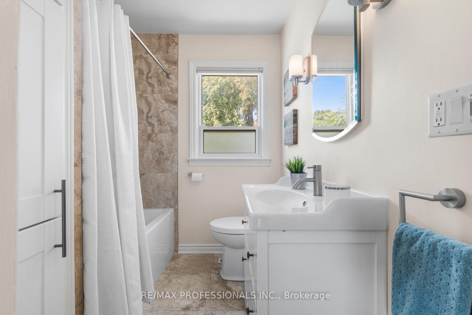 Photo 21 of 21 Brendwin Road, Toronto, Rockcliffe-Smythe — HOMEH