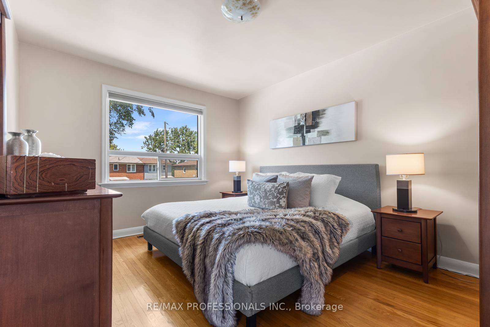 Photo 22 of 21 Brendwin Road, Toronto, Rockcliffe-Smythe — HOMEH
