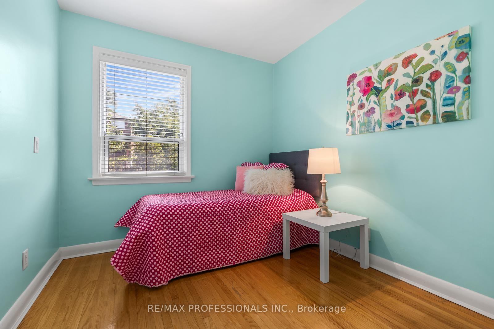 Photo 25 of 21 Brendwin Road, Toronto, Rockcliffe-Smythe — HOMEH