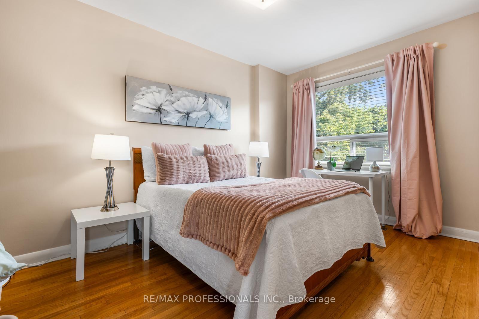 Photo 27 of 21 Brendwin Road, Toronto, Rockcliffe-Smythe — HOMEH