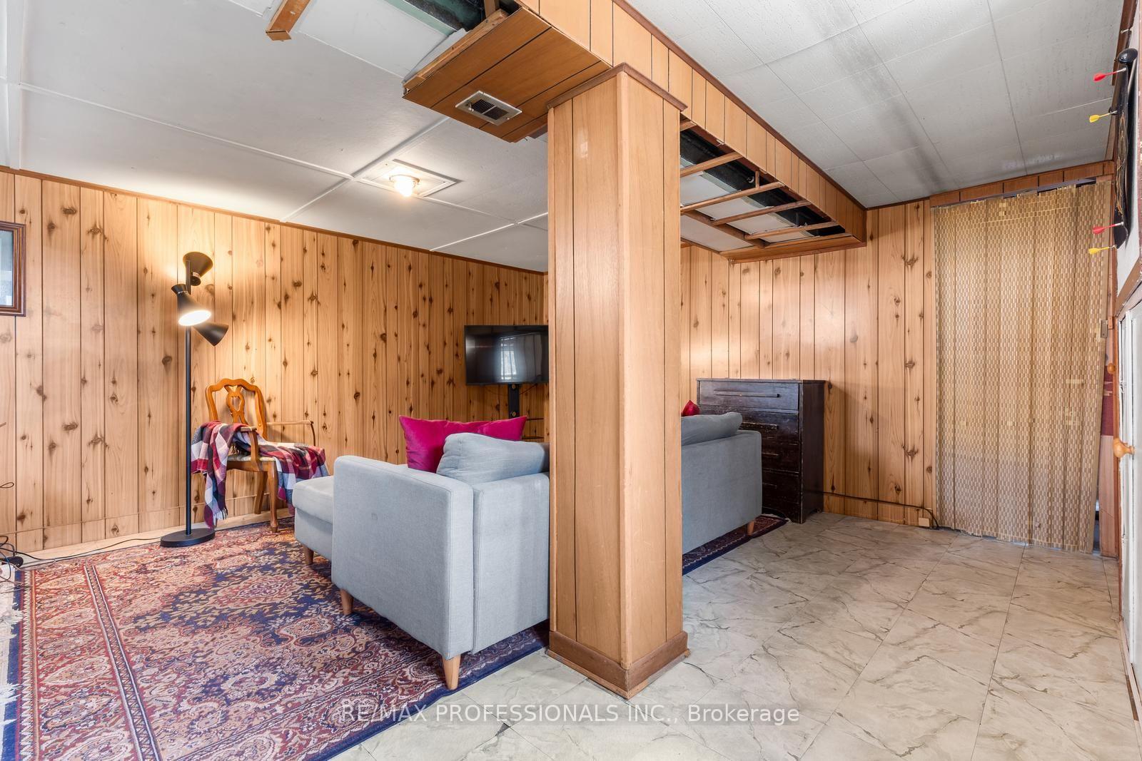 Photo 30 of 21 Brendwin Road, Toronto, Rockcliffe-Smythe — HOMEH