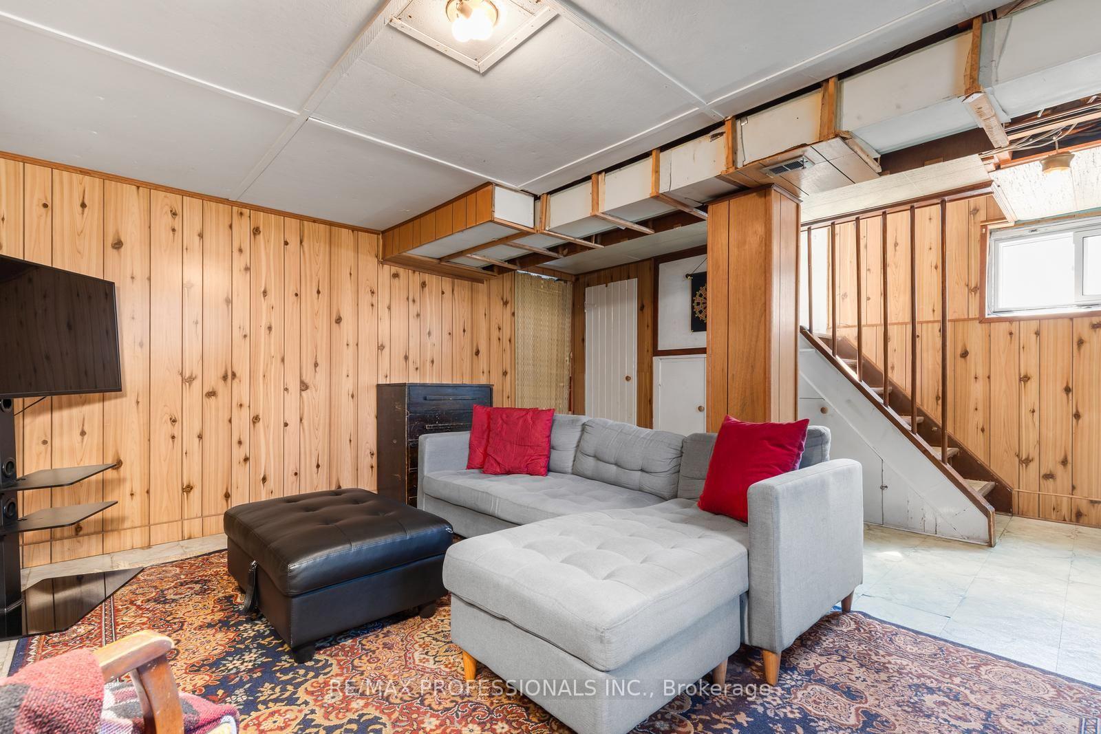 Photo 31 of 21 Brendwin Road, Toronto, Rockcliffe-Smythe — HOMEH