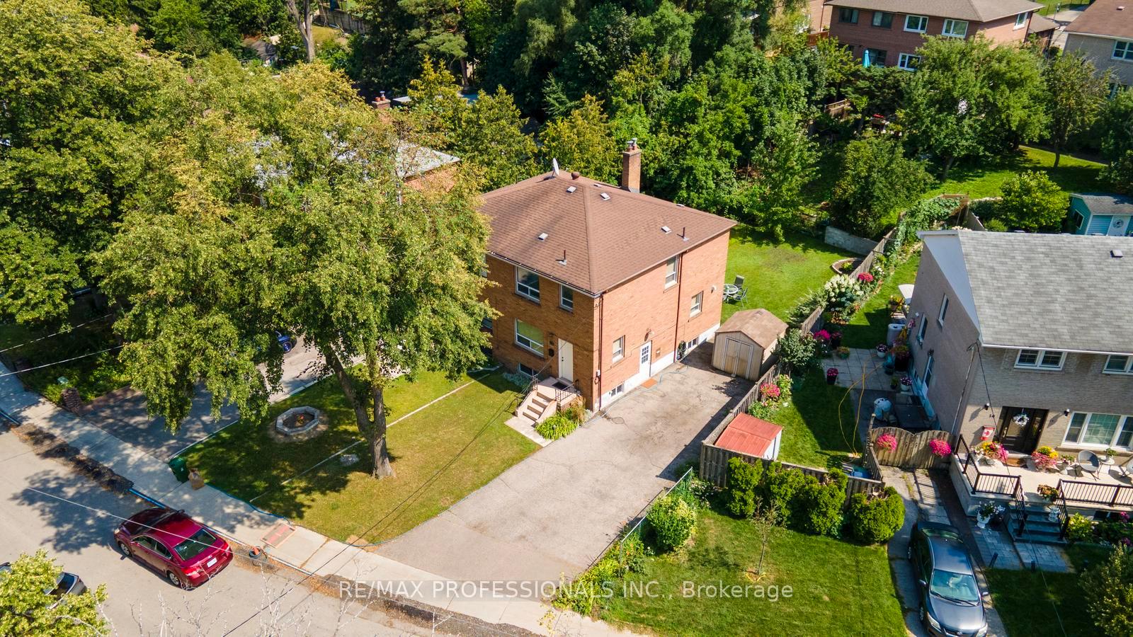 Photo 37 of 21 Brendwin Road, Toronto, Rockcliffe-Smythe — HOMEH