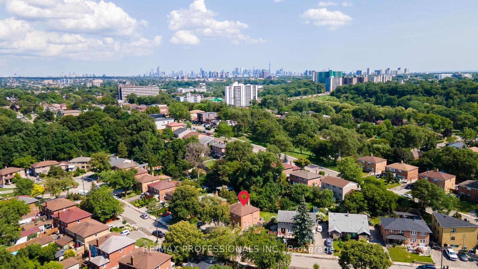 Photo 38 of 21 Brendwin Road, Toronto, Rockcliffe-Smythe — HOMEH