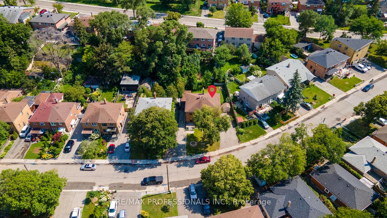 Photo 39 of 21 Brendwin Road, Toronto, Rockcliffe-Smythe — HOMEH