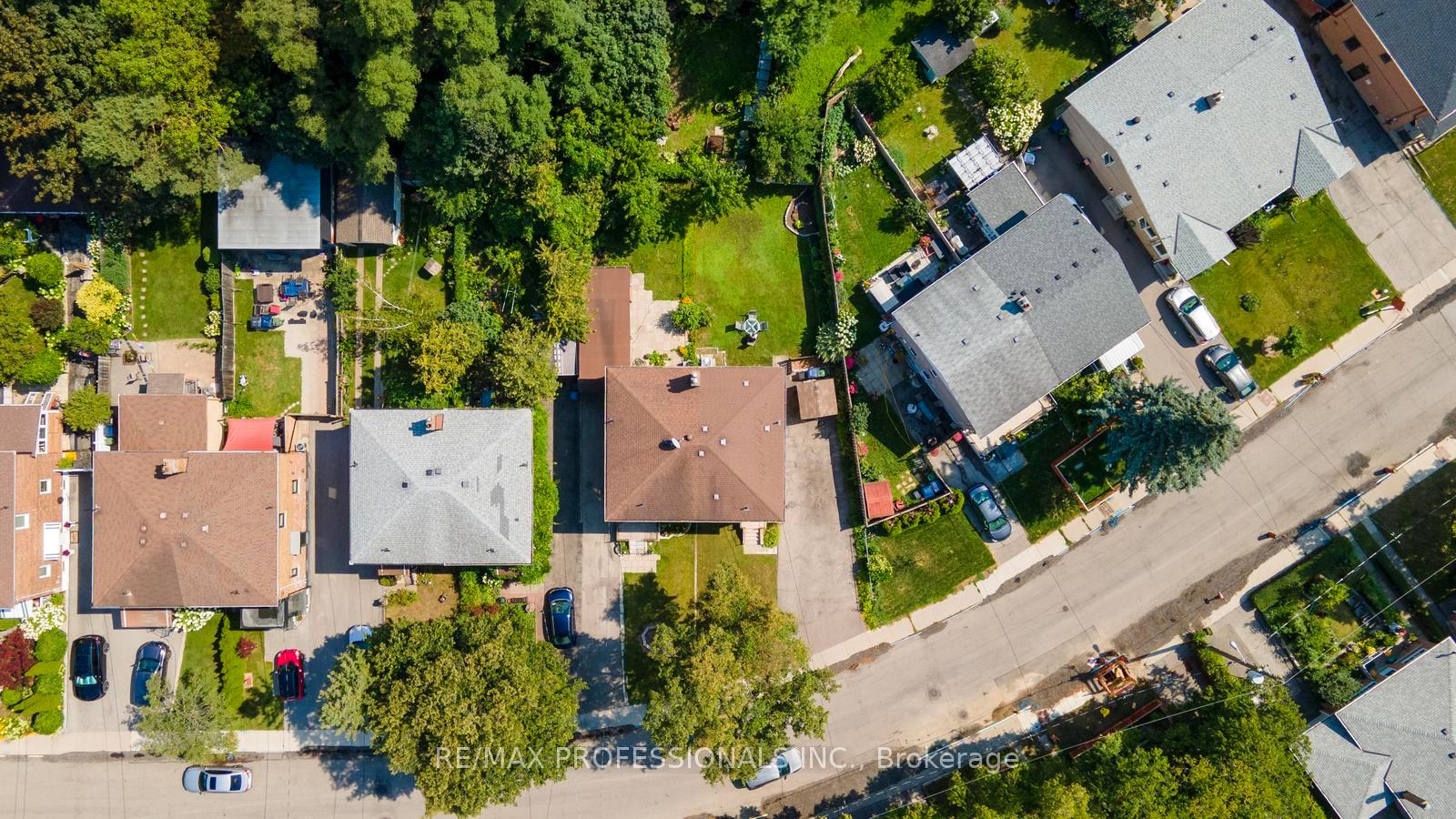 Photo 43 of 21 Brendwin Road, Toronto, Rockcliffe-Smythe — HOMEH