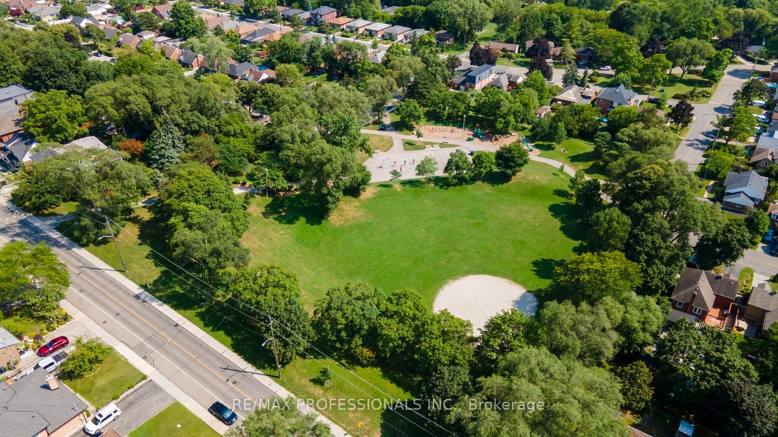 Photo 44 of 21 Brendwin Road, Toronto, Rockcliffe-Smythe — HOMEH