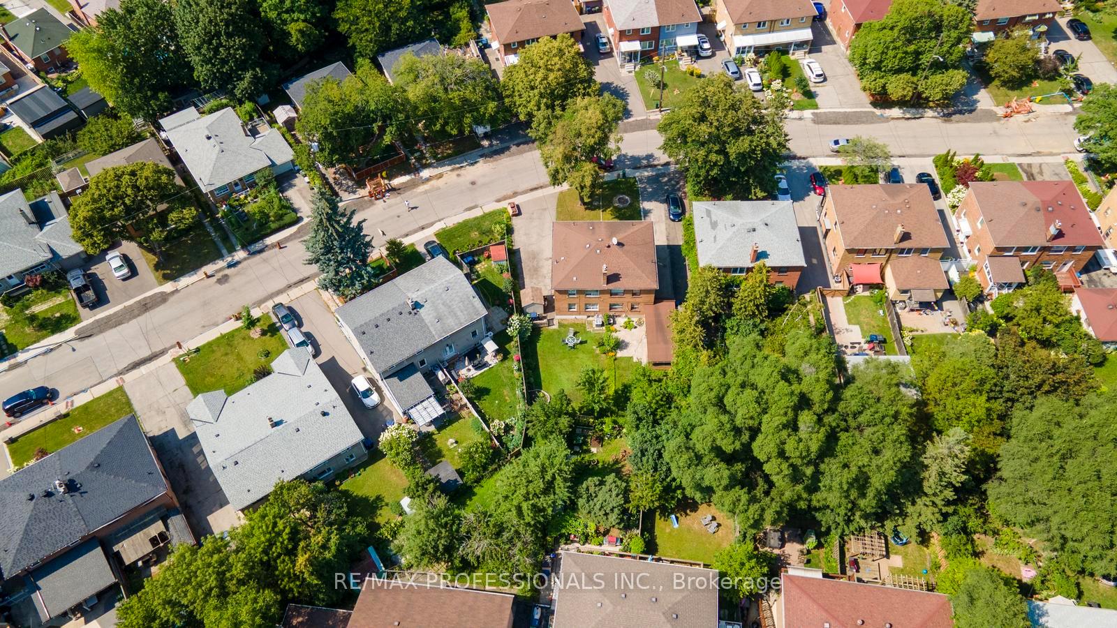 Photo 46 of 21 Brendwin Road, Toronto, Rockcliffe-Smythe — HOMEH