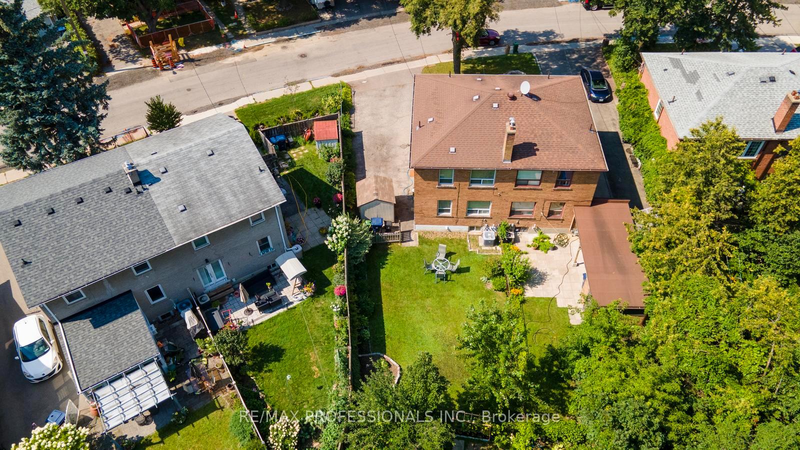 Photo 47 of 21 Brendwin Road, Toronto, Rockcliffe-Smythe — HOMEH
