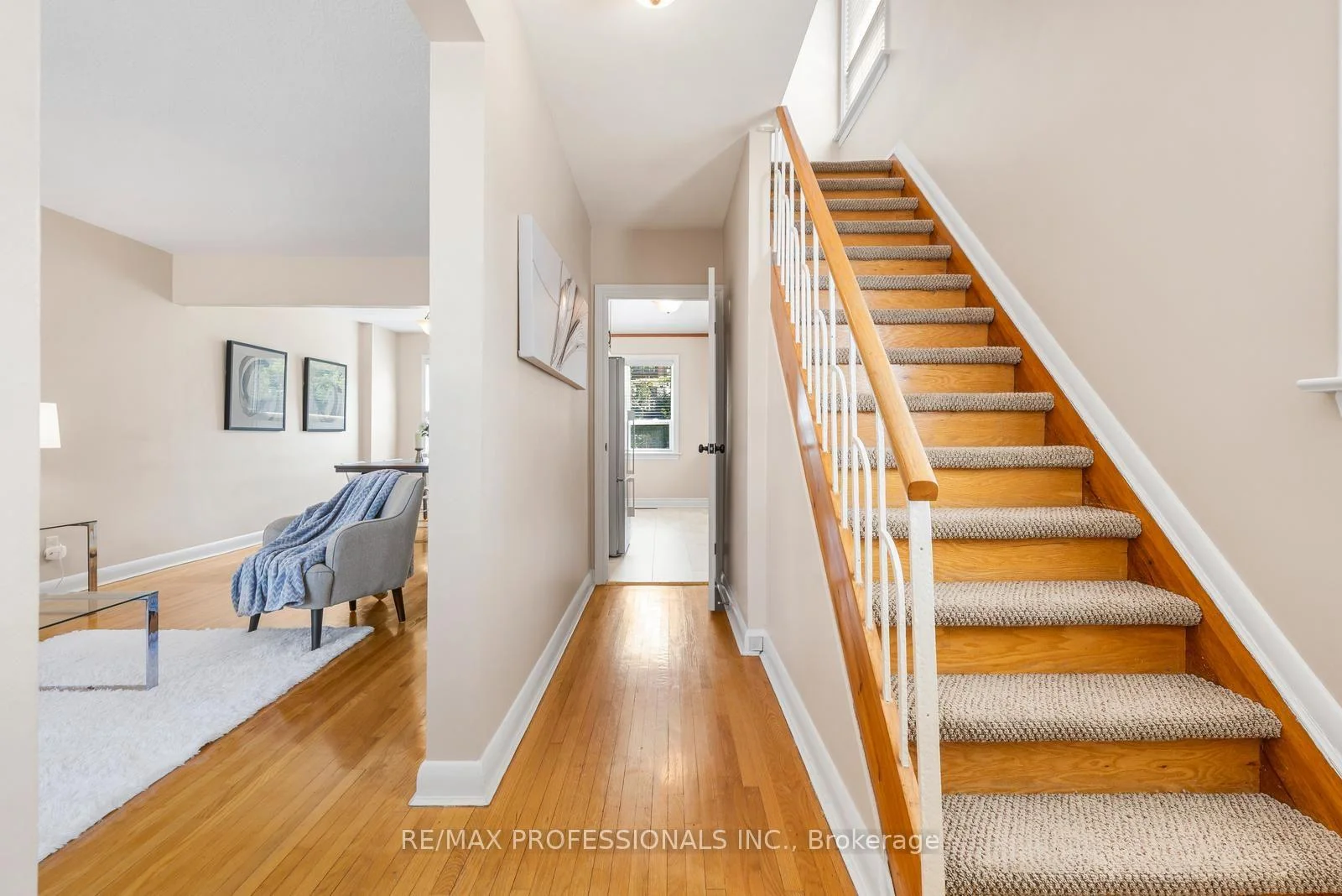 Photo 7 of 21 Brendwin Road, Toronto, Rockcliffe-Smythe — HOMEH