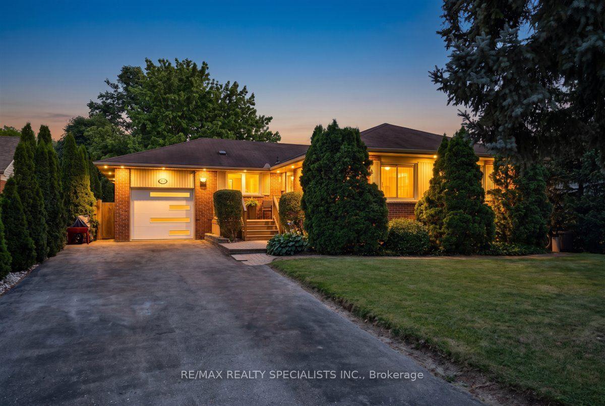 Photo 1 of 63 Suburban Drive, Mississauga, Streetsville — HOMEH