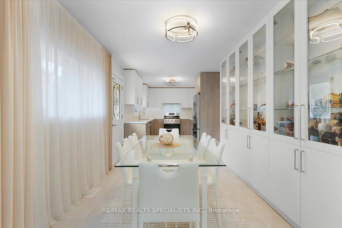 Photo 7 of 63 Suburban Drive, Mississauga, Streetsville — HOMEH