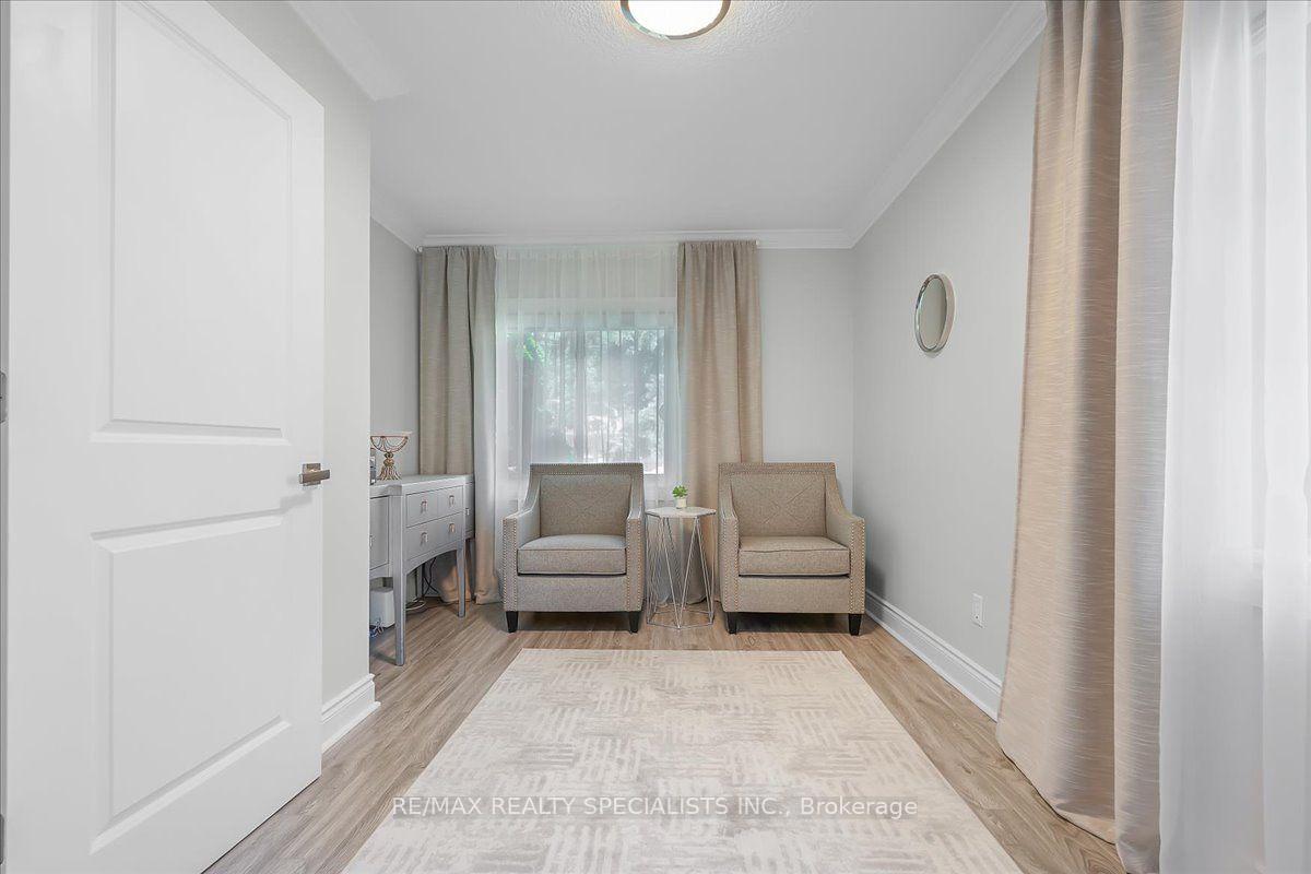 Photo 20 of 63 Suburban Drive, Mississauga, Streetsville — HOMEH