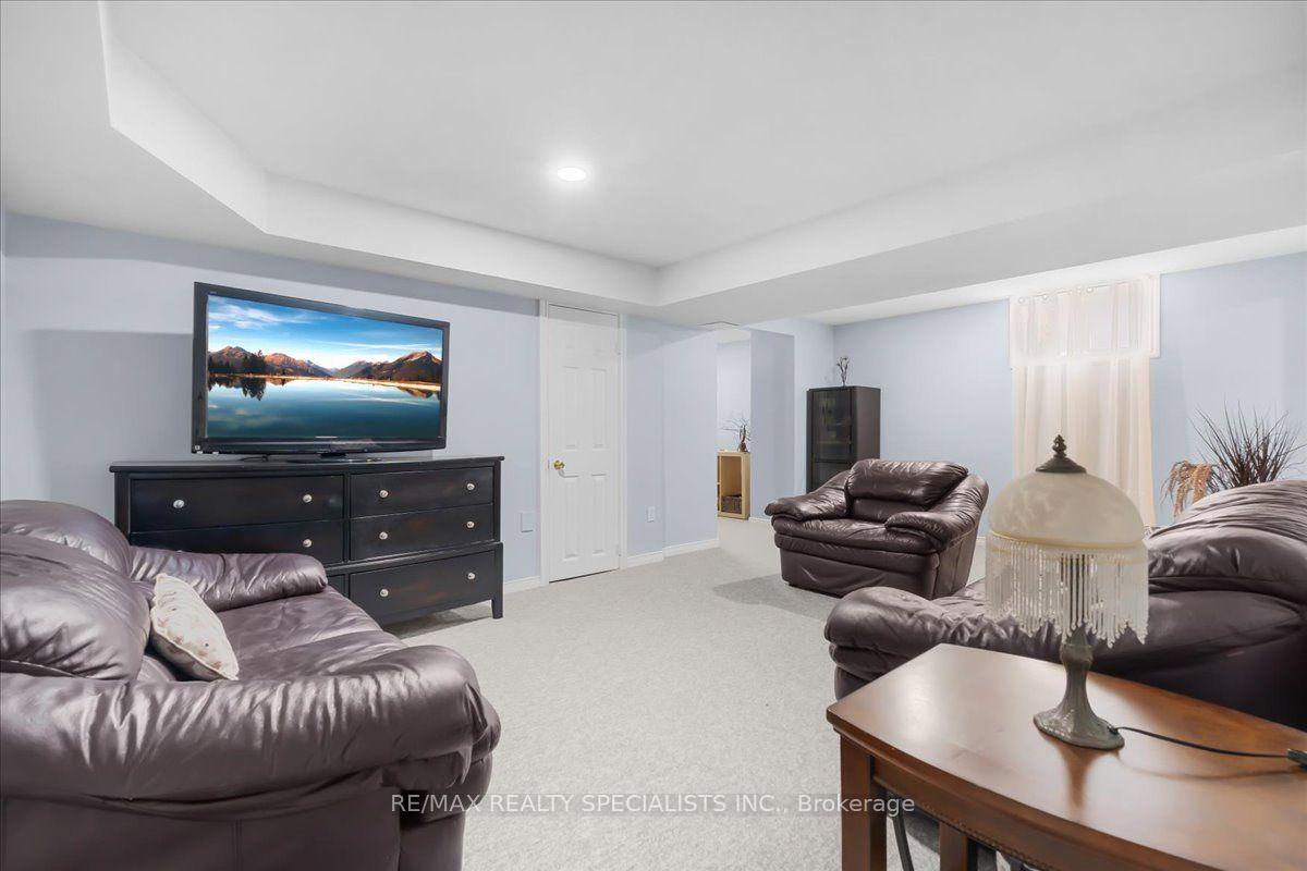 Photo 24 of 63 Suburban Drive, Mississauga, Streetsville — HOMEH