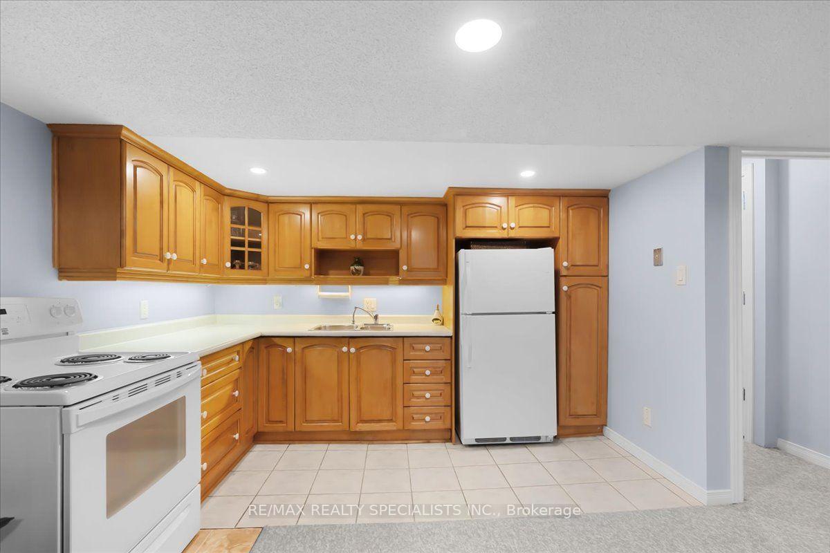 Photo 30 of 63 Suburban Drive, Mississauga, Streetsville — HOMEH