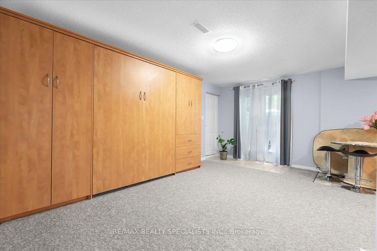 Photo 33 of 63 Suburban Drive, Mississauga, Streetsville — HOMEH