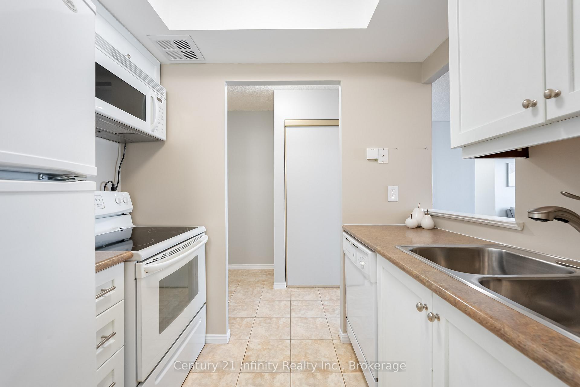 Photo 4 of Unit 1206, 5 Greystone Walk Drive, Scarborough, Kennedy Park — HOMEH