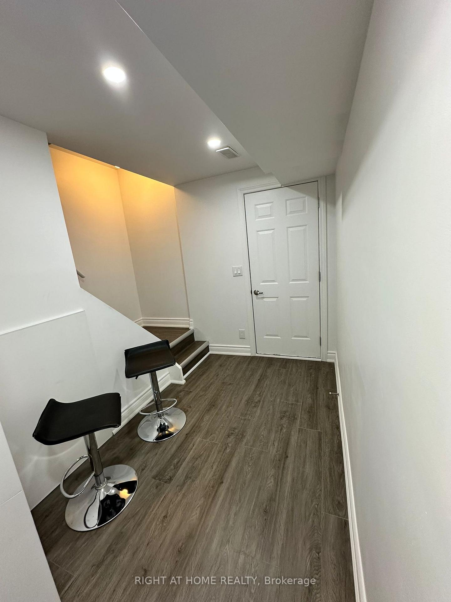 Photo 13 of 97 Forest Edge Crescent, East Gwillimbury, Holland Landing — HOMEH