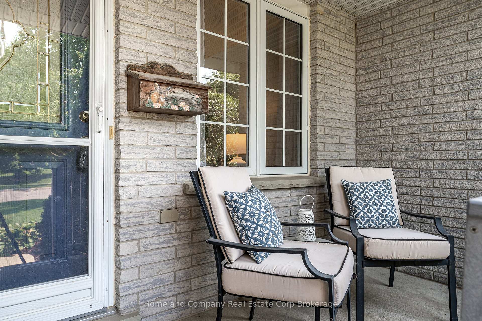 Photo 2 of 402 Douglas Street, Stratford — HOMEH