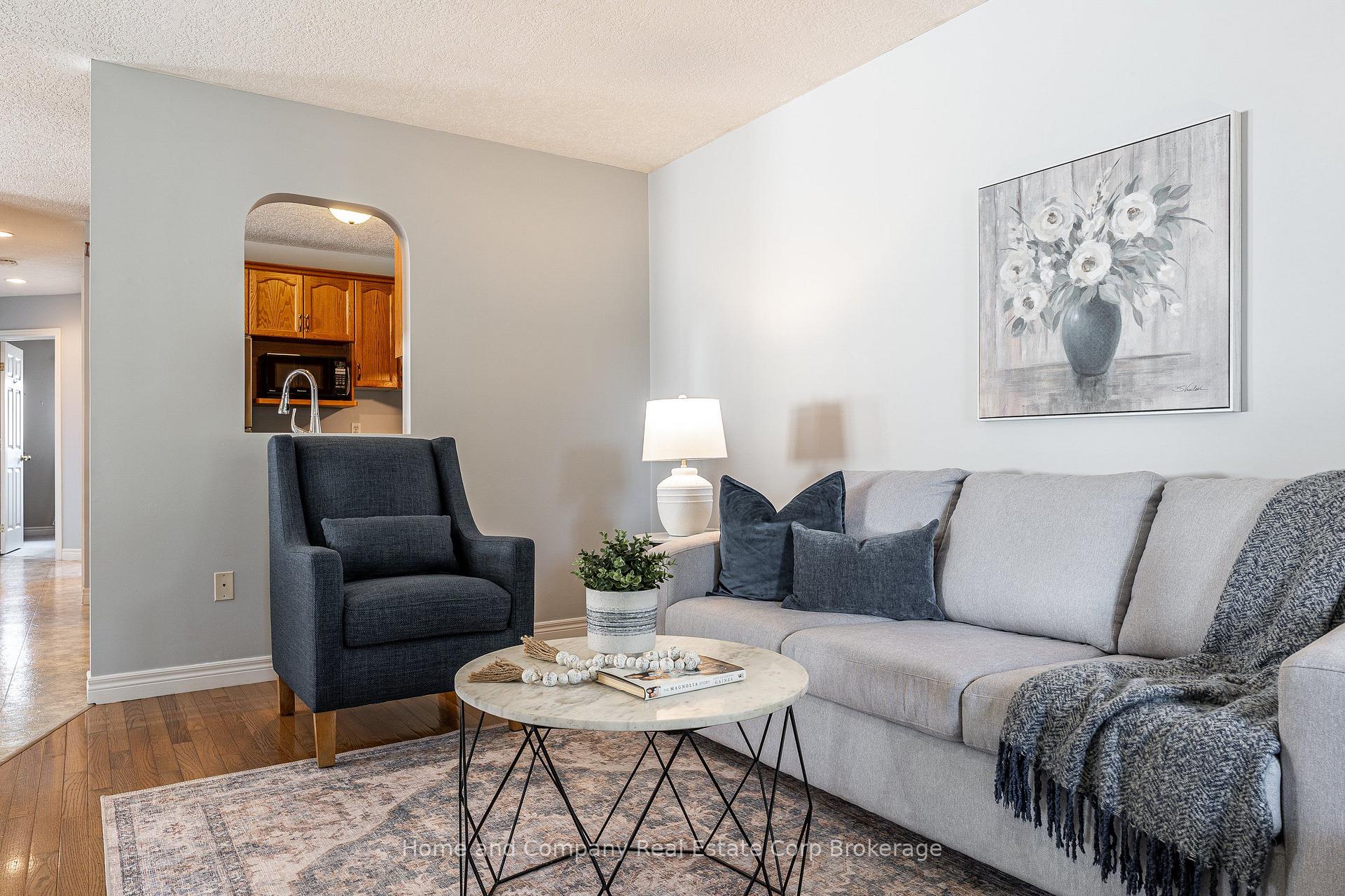 Photo 5 of 402 Douglas Street, Stratford — HOMEH