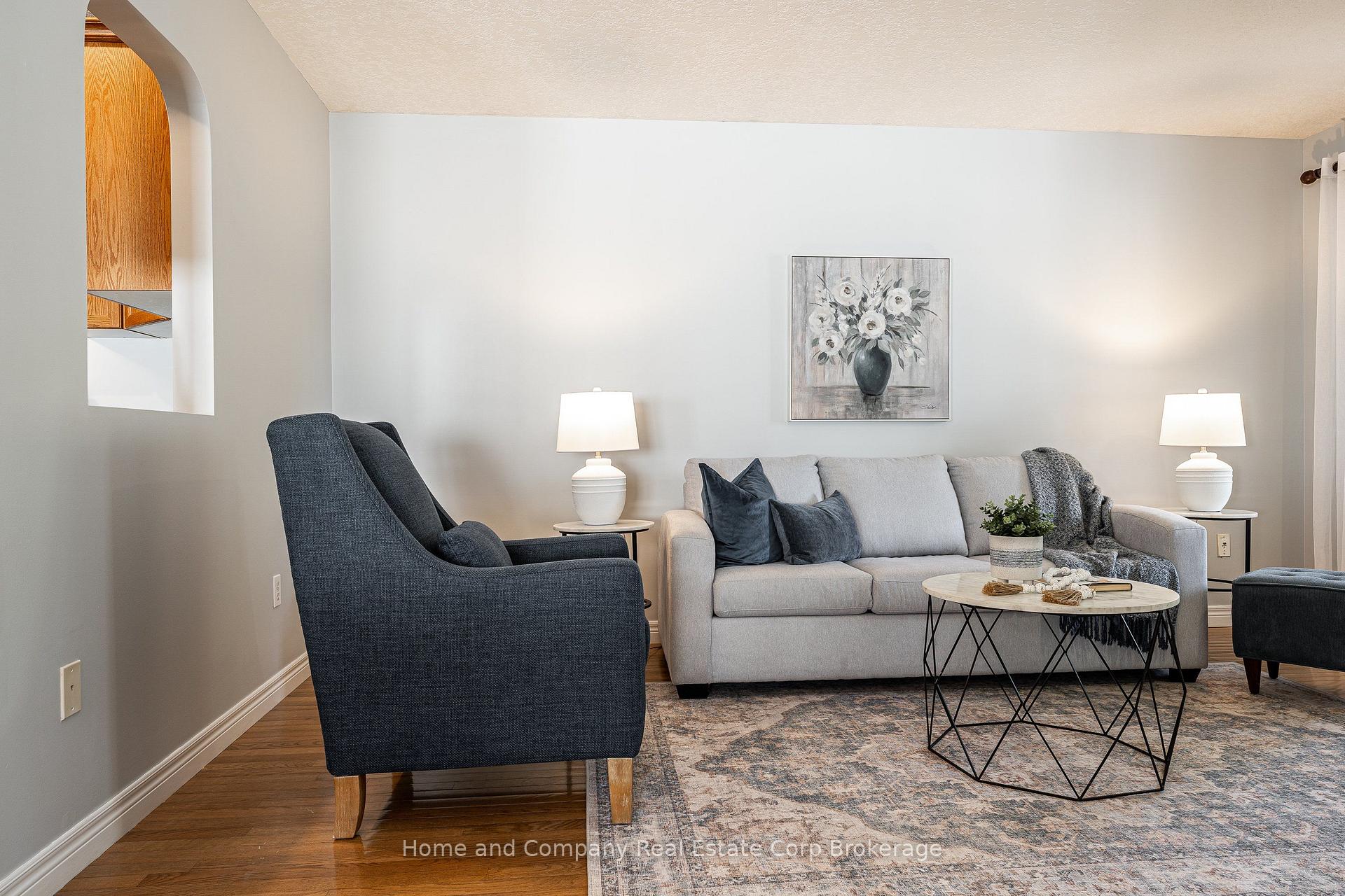 Photo 6 of 402 Douglas Street, Stratford — HOMEH