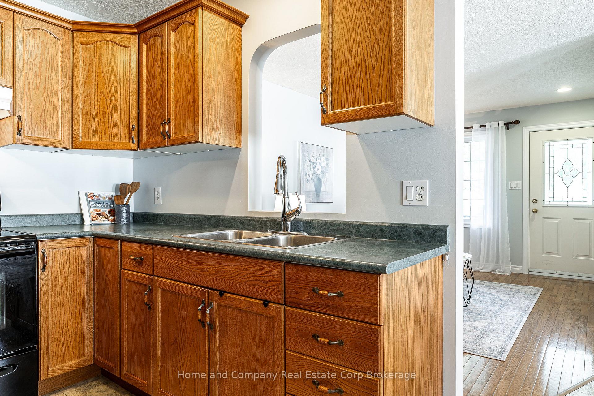 Photo 9 of 402 Douglas Street, Stratford — HOMEH