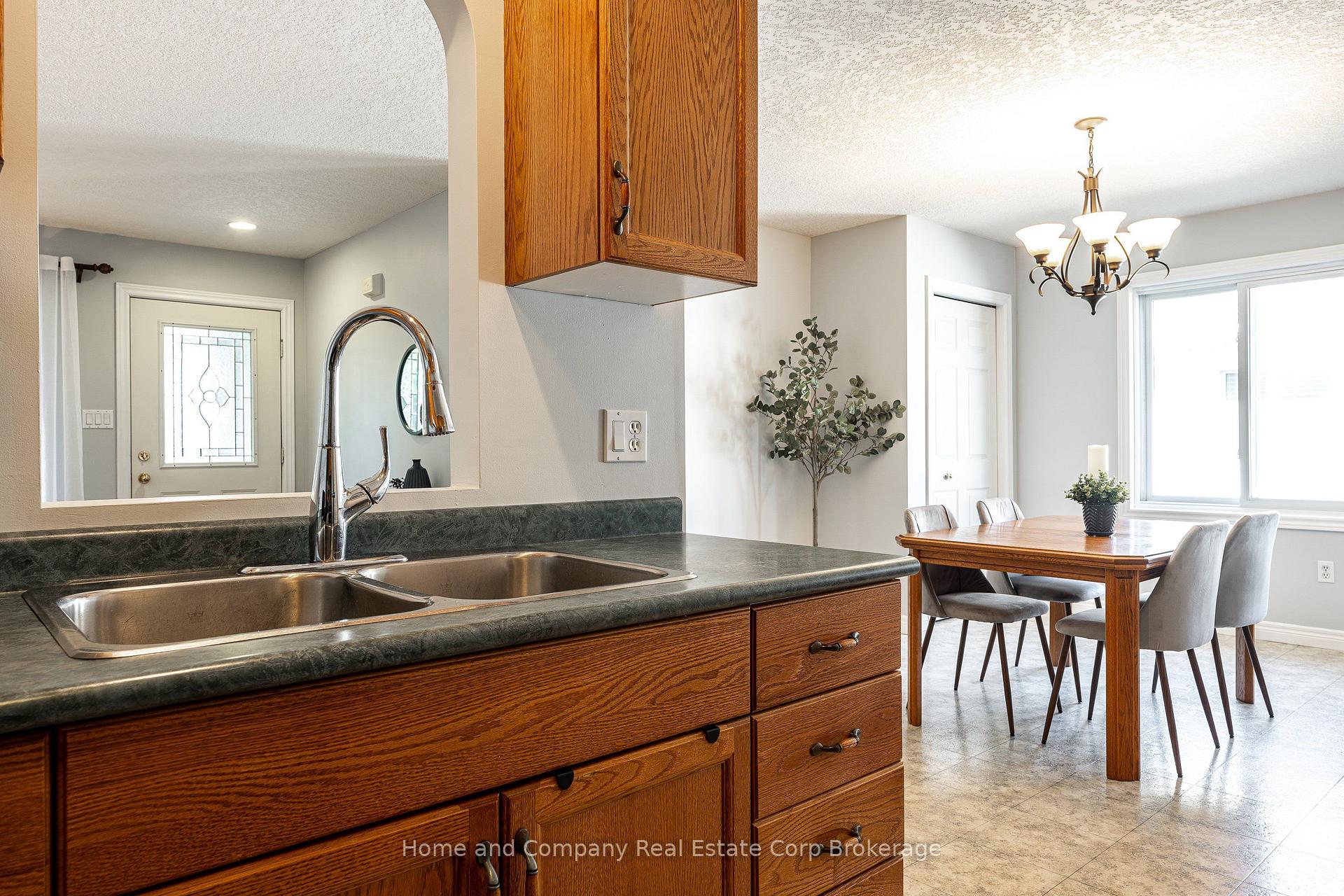 Photo 15 of 402 Douglas Street, Stratford — HOMEH