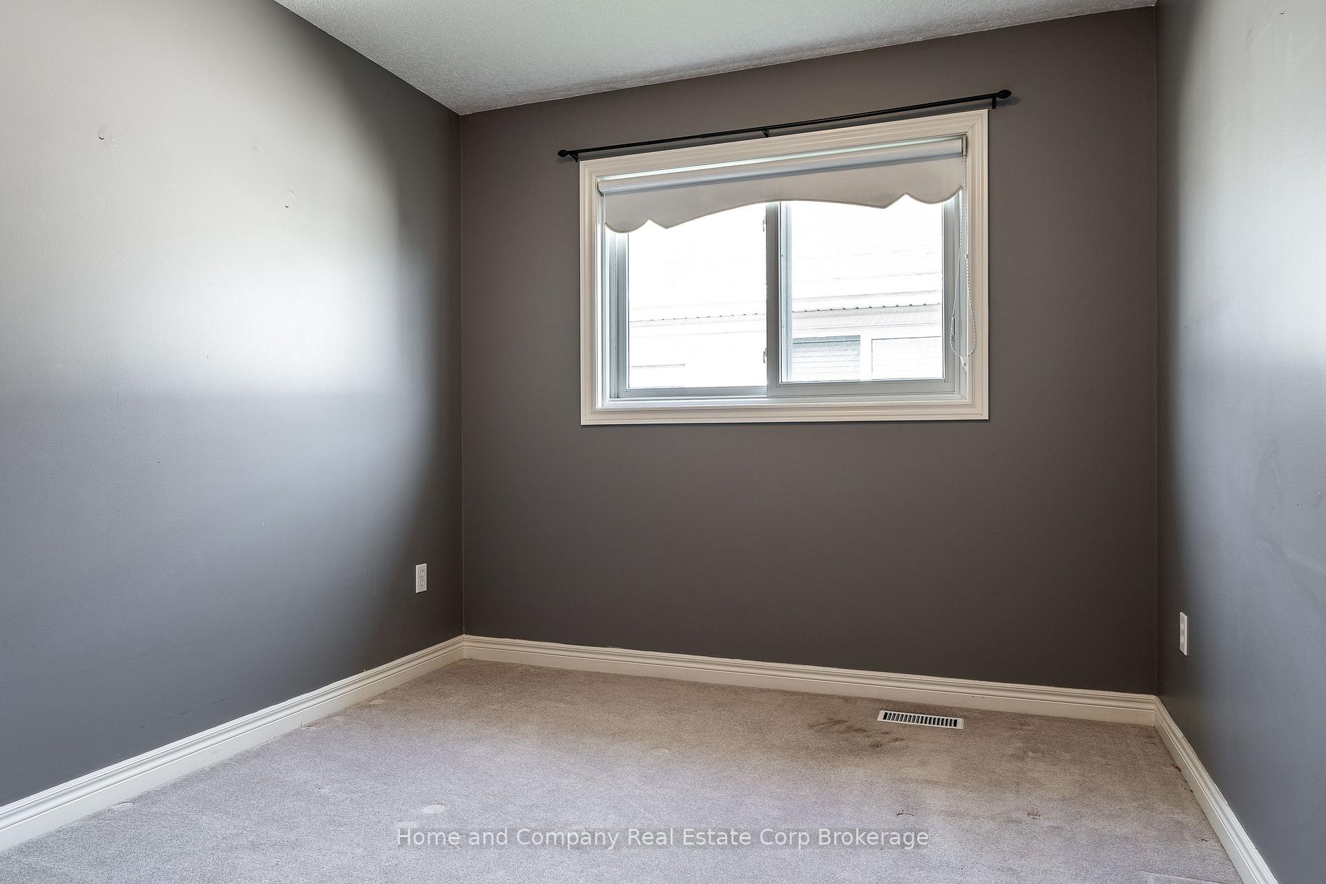 Photo 18 of 402 Douglas Street, Stratford — HOMEH