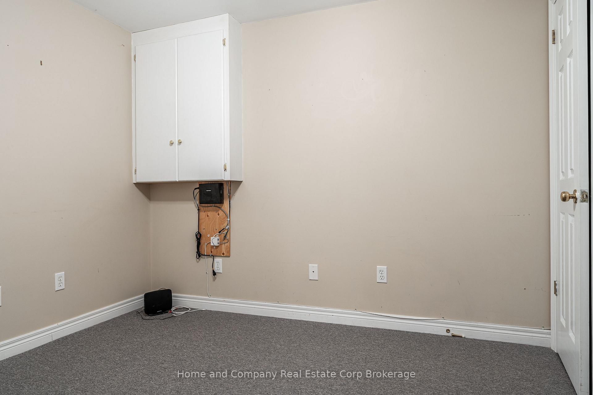 Photo 30 of 402 Douglas Street, Stratford — HOMEH