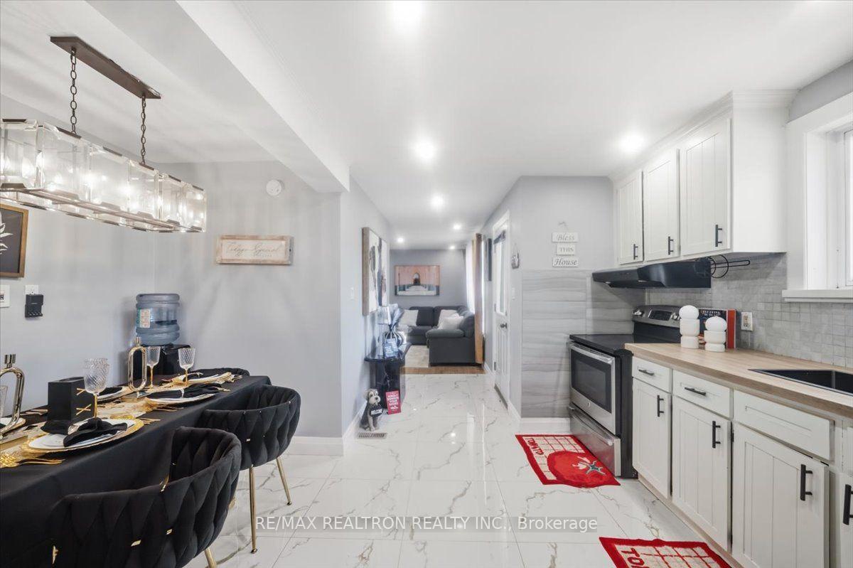 Photo 5 of 25 Simcoe Street, Orillia — HOMEH