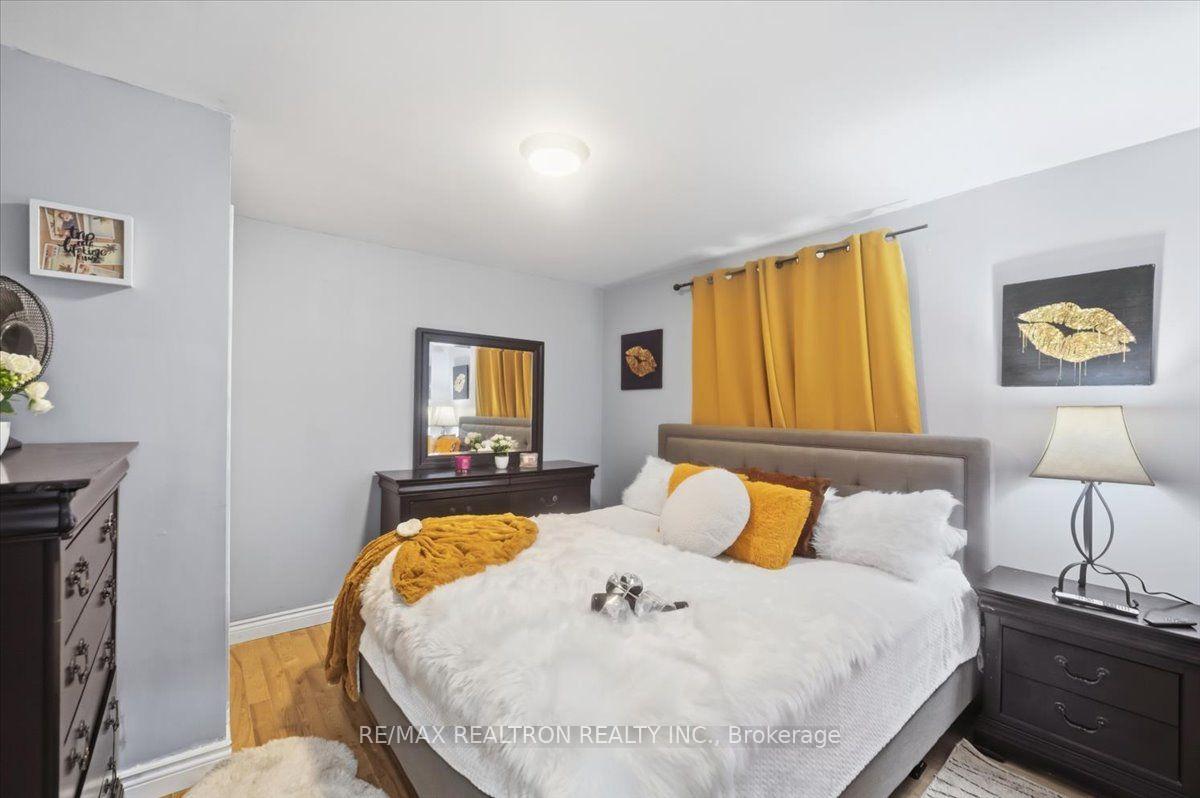Photo 14 of 25 Simcoe Street, Orillia — HOMEH