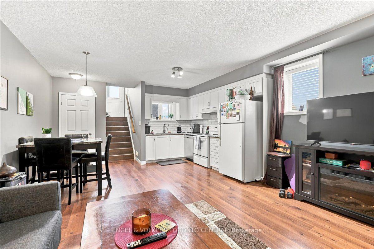 Photo 9 of Unit 11A, 240 Westmeadow Drive, Kitchener, Highland West — HOMEH