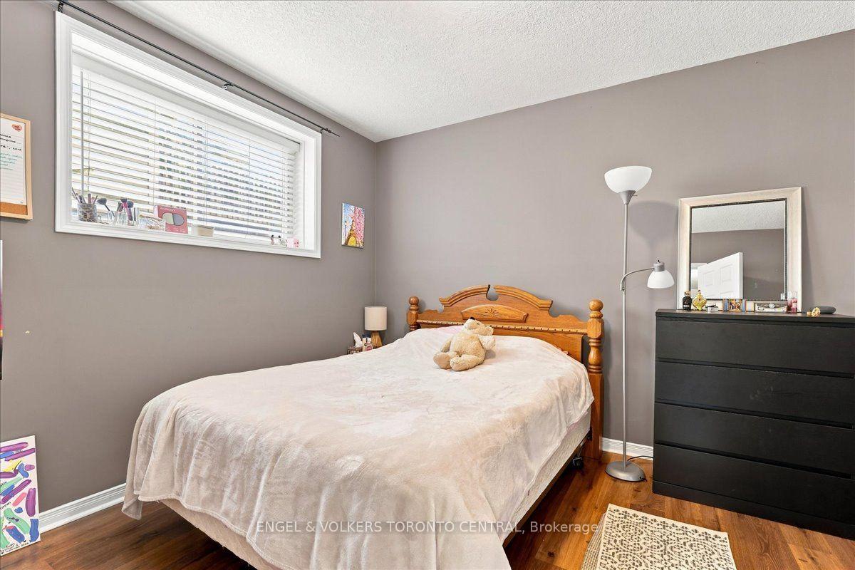 Photo 13 of Unit 11A, 240 Westmeadow Drive, Kitchener, Highland West — HOMEH