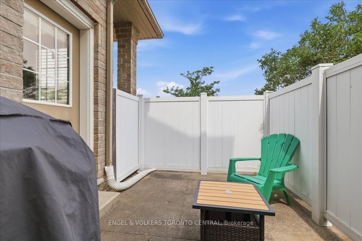 Photo 17 of Unit 11A, 240 Westmeadow Drive, Kitchener, Highland West — HOMEH