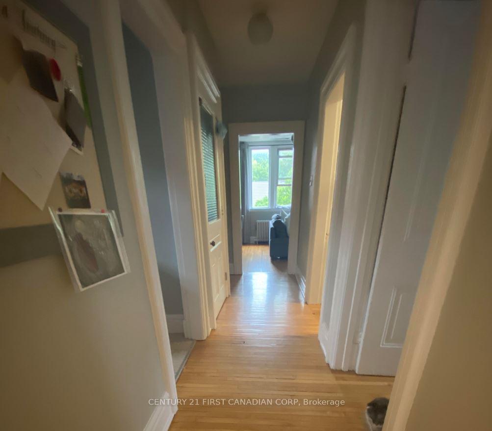 Photo 5 of 281 Hill Street, London, East K — HOMEH