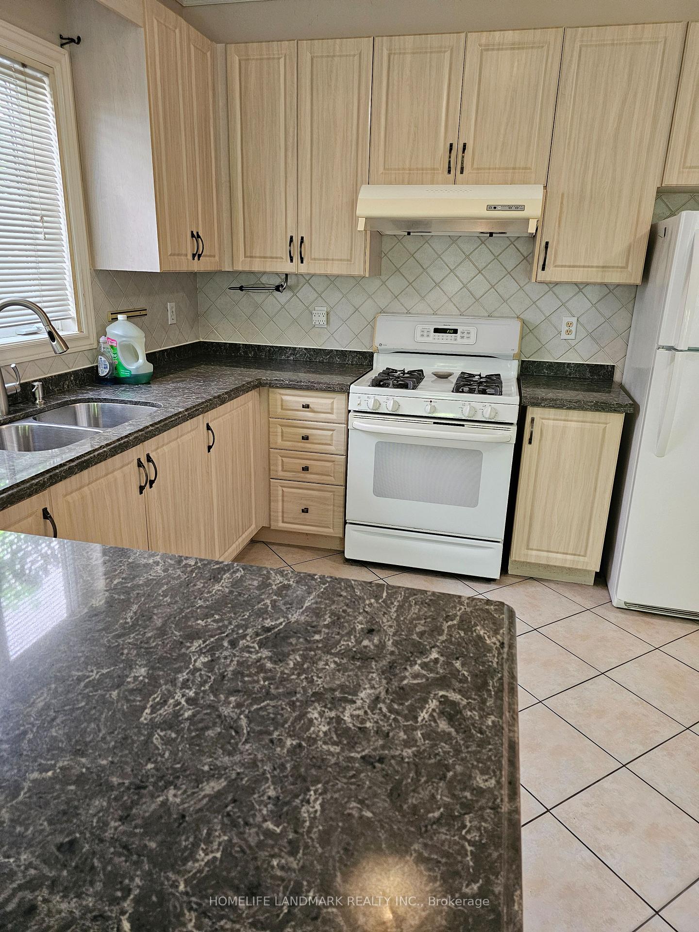 Photo 2 of 148 Toporowski Avenue, Richmond Hill, Rouge Woods — HOMEH