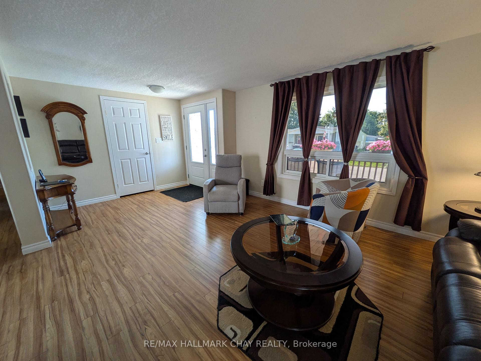 Photo 7 of 50 Linden Lane, Innisfil, Rural Innisfil — HOMEH