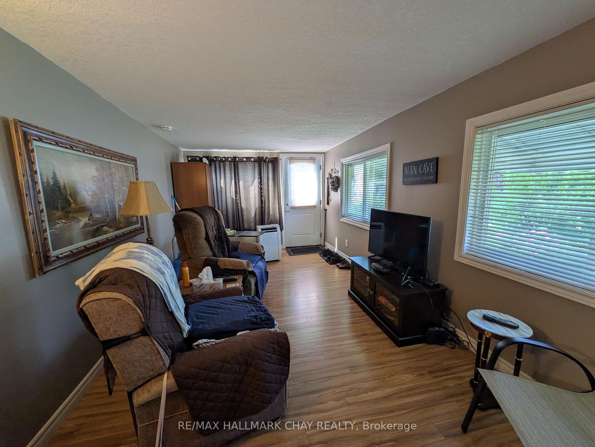 Photo 9 of 50 Linden Lane, Innisfil, Rural Innisfil — HOMEH