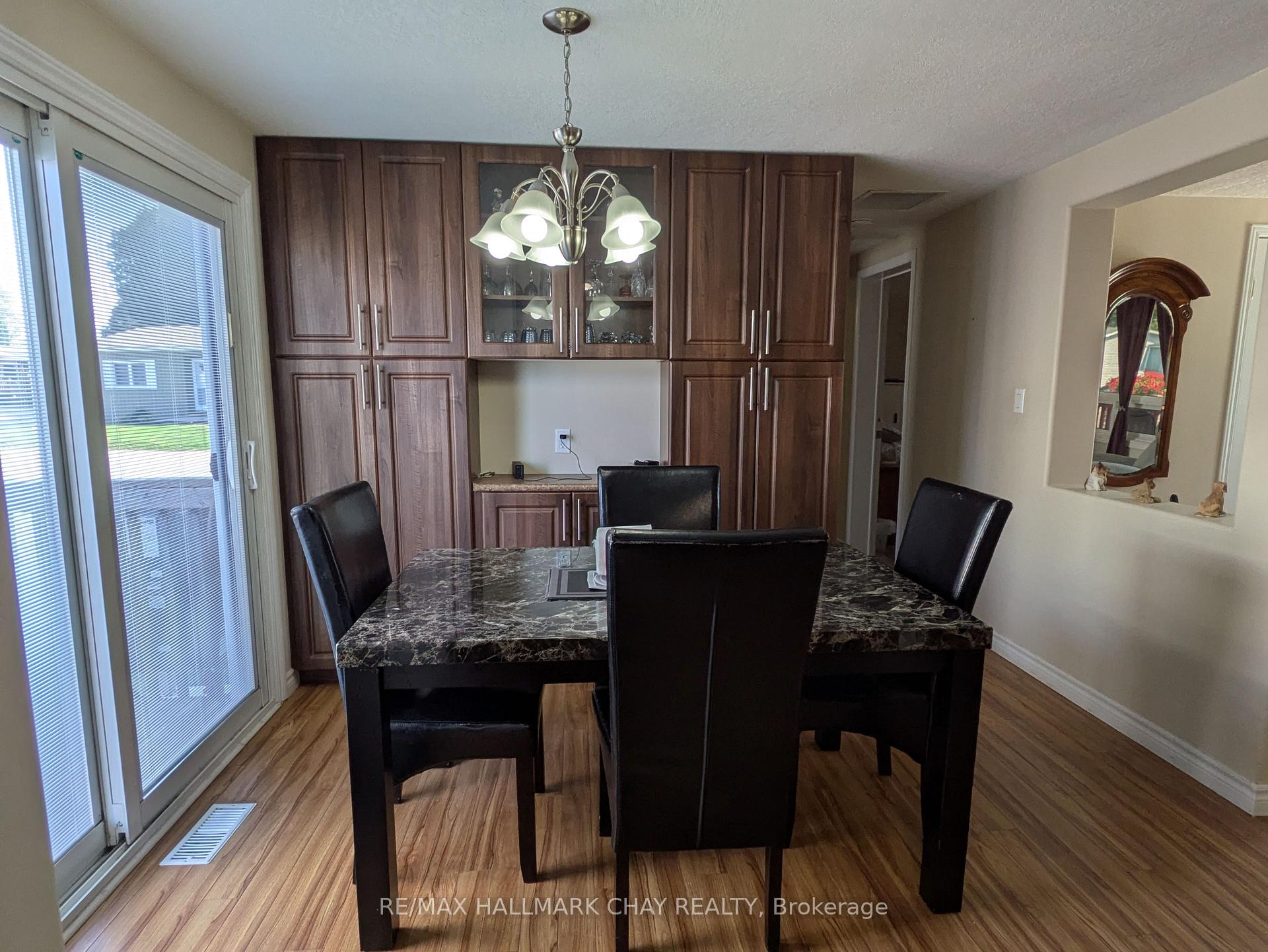 Photo 14 of 50 Linden Lane, Innisfil, Rural Innisfil — HOMEH