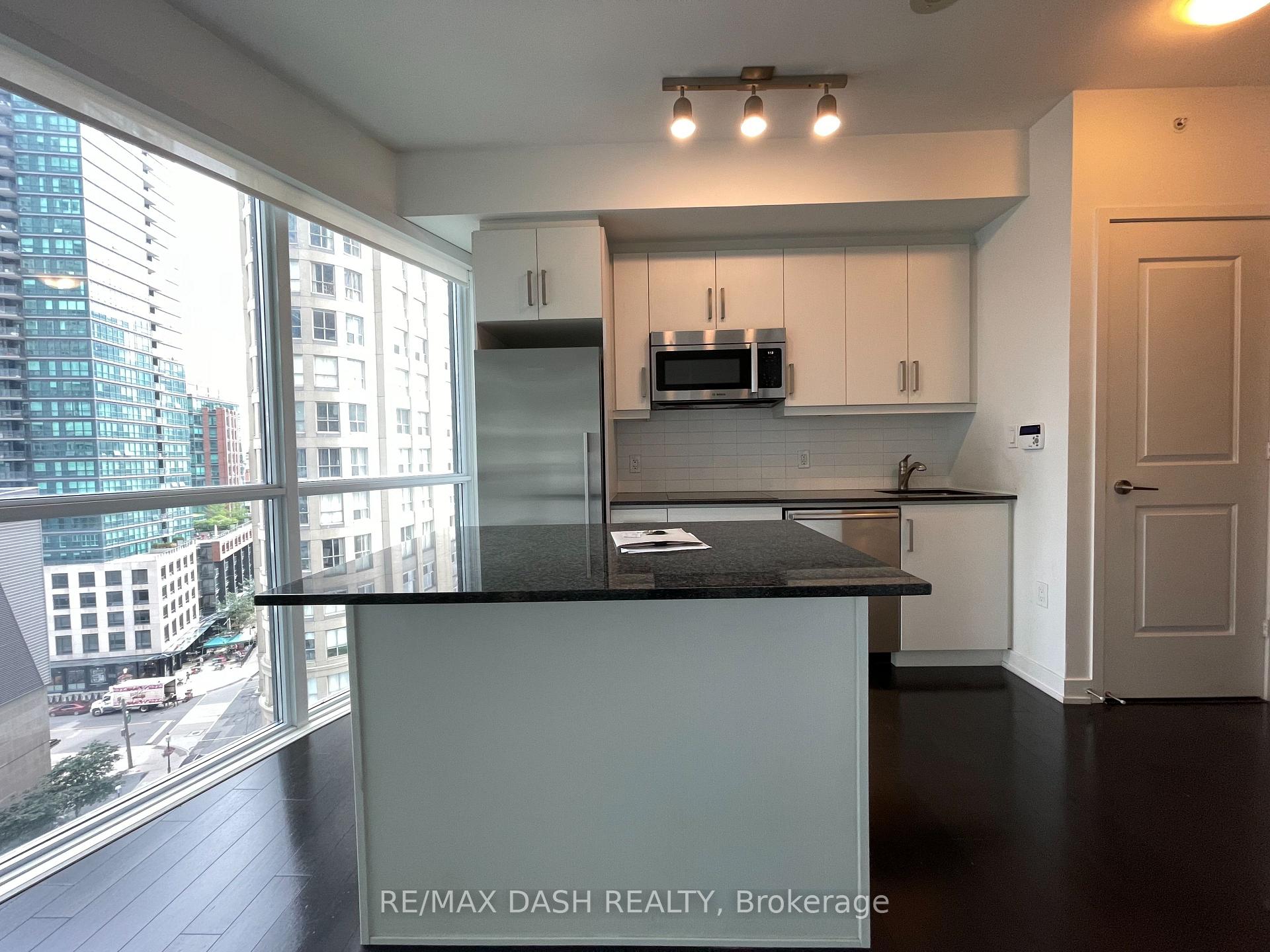 Photo 10 of Unit 1005, 1 The Esplanade Drive, Toronto, Waterfront Communities — HOMEH