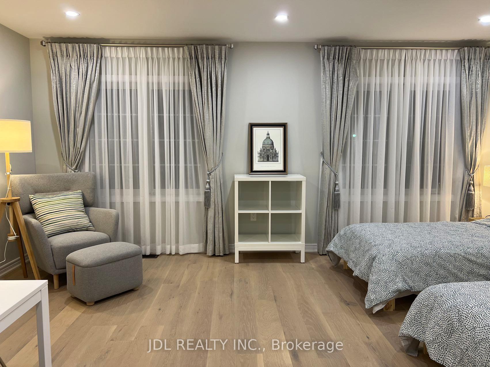 Photo 1 of 72 Port Arthur Crescent, Richmond Hill, Jefferson — HOMEH