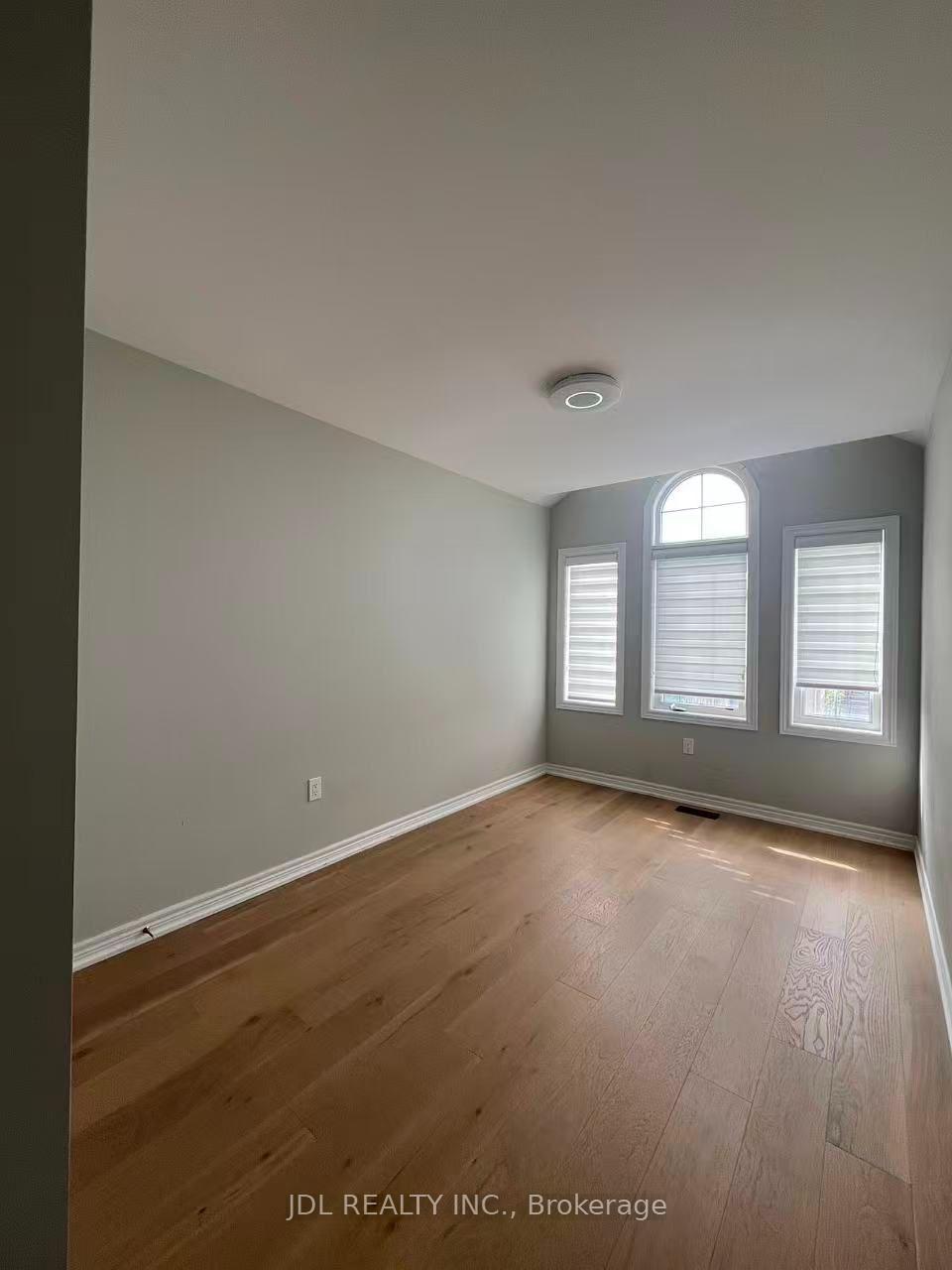 Photo 5 of 72 Port Arthur Crescent, Richmond Hill, Jefferson — HOMEH