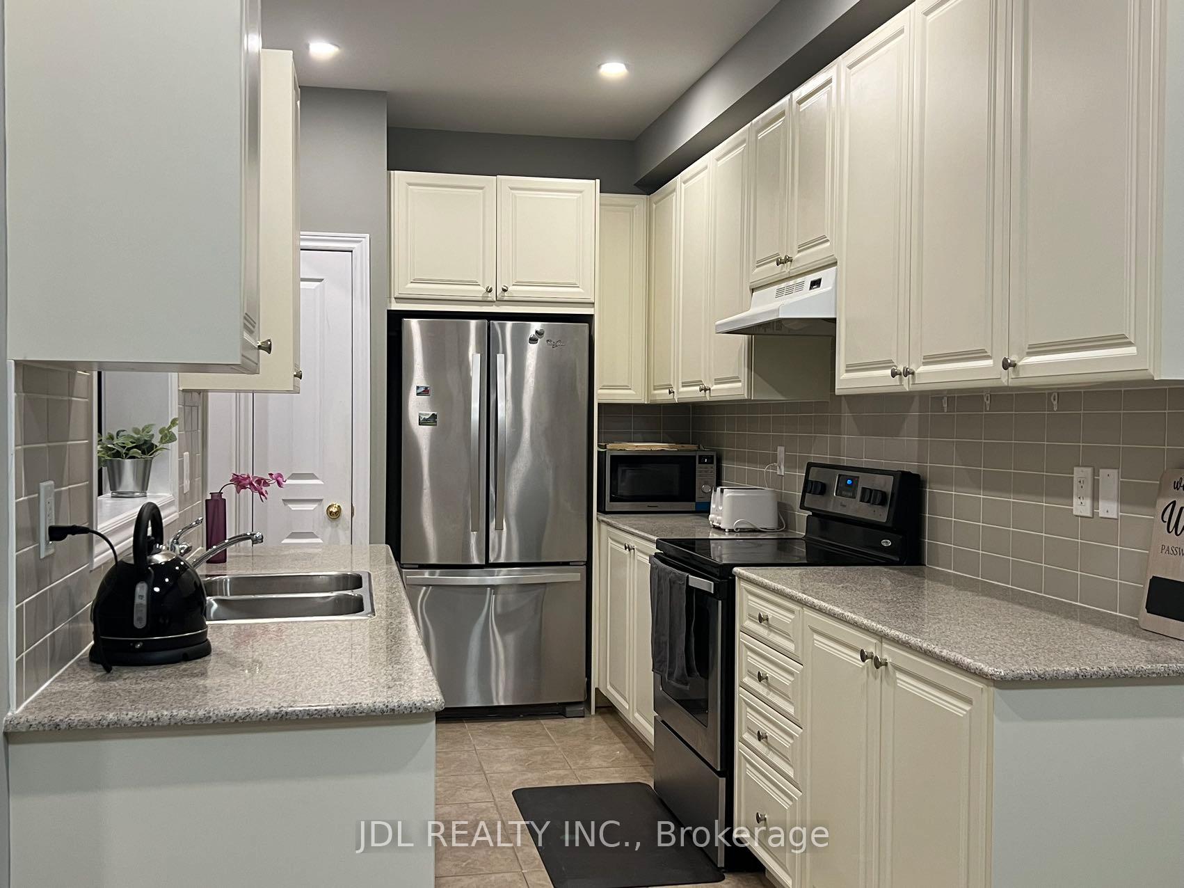 Photo 10 of 72 Port Arthur Crescent, Richmond Hill, Jefferson — HOMEH