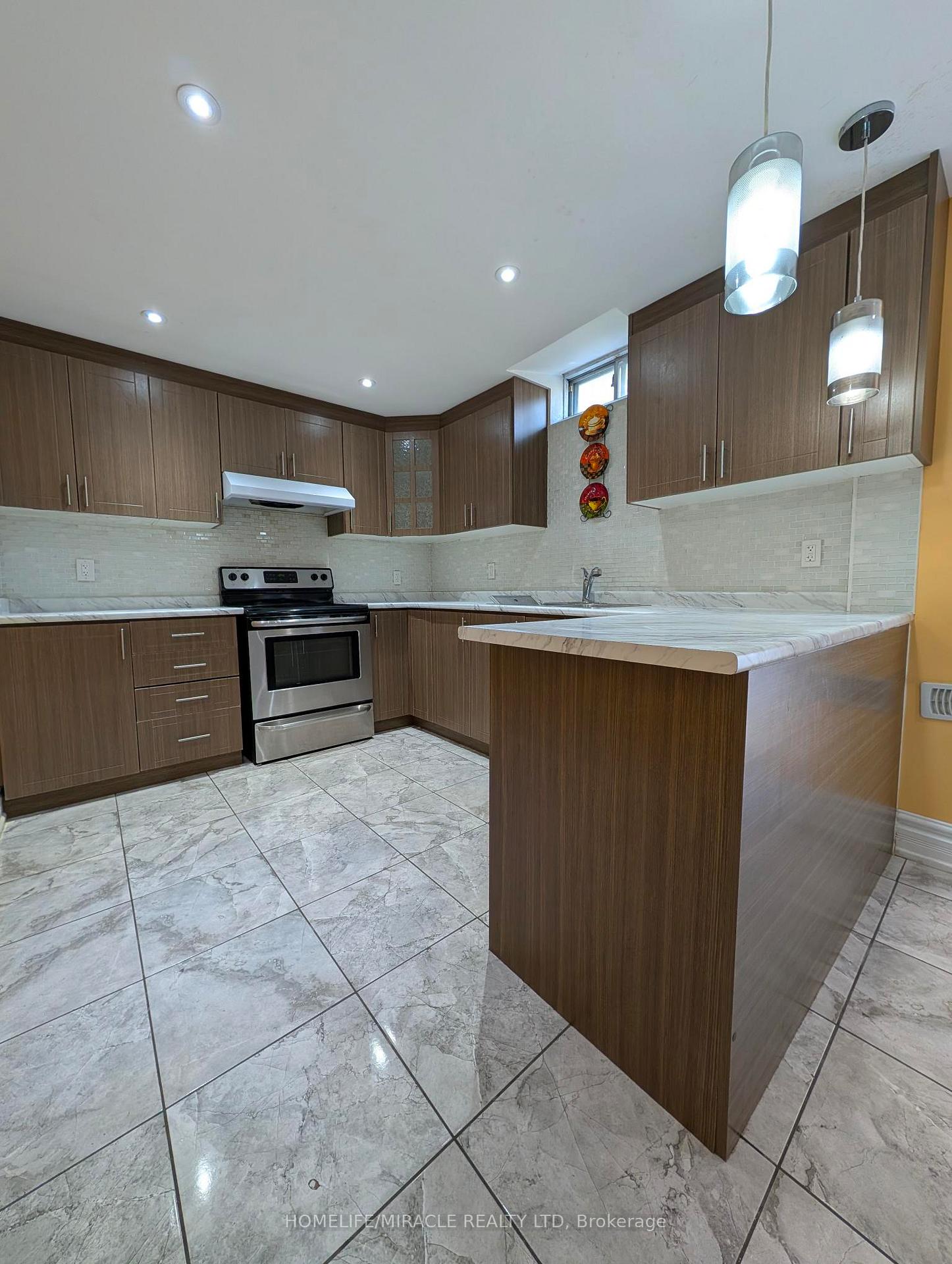 Photo 3 of Unit Basement, 8 Astoria Place, Caledon, Rural Caledon — HOMEH